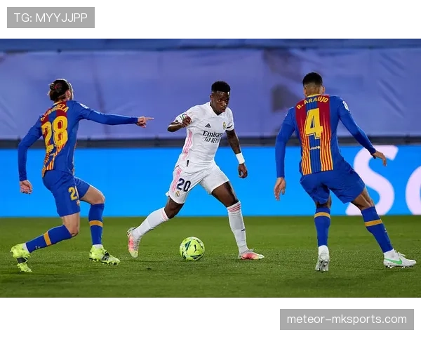 维尼修斯与内马尔对比:从桑巴军团到个人战术,新一代如何重塑巴西核心角色